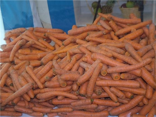 Компания Филипс представляла свою продукцию и поила желающих свежим соком Это продукция компании Гр...