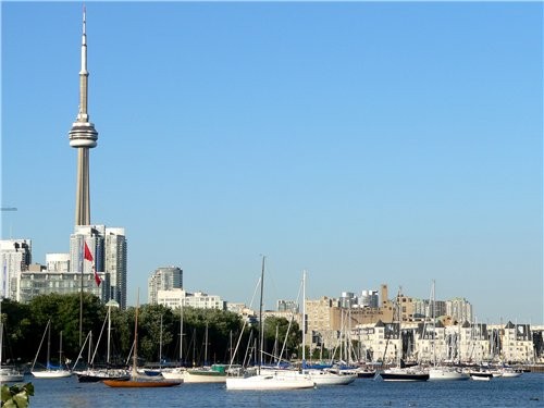 еще а это уже не из окна, а с Ontario Place - 2