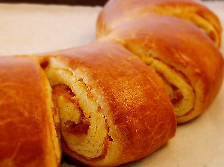 В Америке существует такой вид кондитерского изделия как Coffeecake – кекс (пирог) к кофе