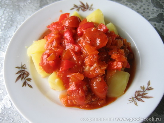 картофель с красным соусом
