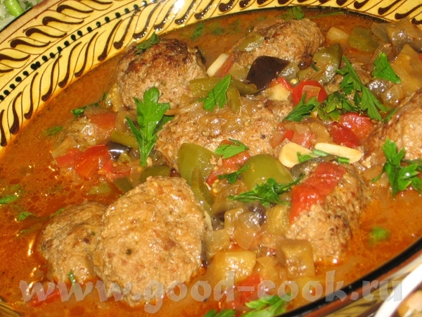 Турецкое блюдо из мясных котлет на овощах в оливковом масле - 2