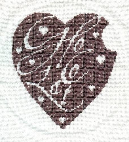 Вот мое шоколадное сердце, домучала я его:-) Правда не отутюженое:-) Вот с рамочкой не определилась