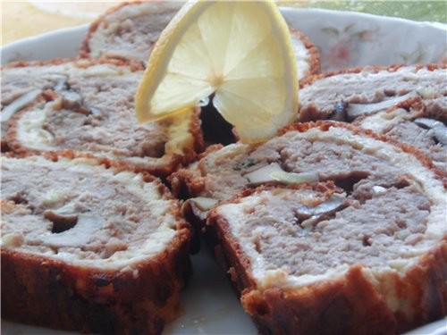 Яично-мясной рулет с лесными грибами ,это я делала в Салехарде для родителей