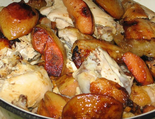 Курица в меду с айвой и яблоками Рецепт приготовления такой же как и в рецепте: Курица в меду с ябл...