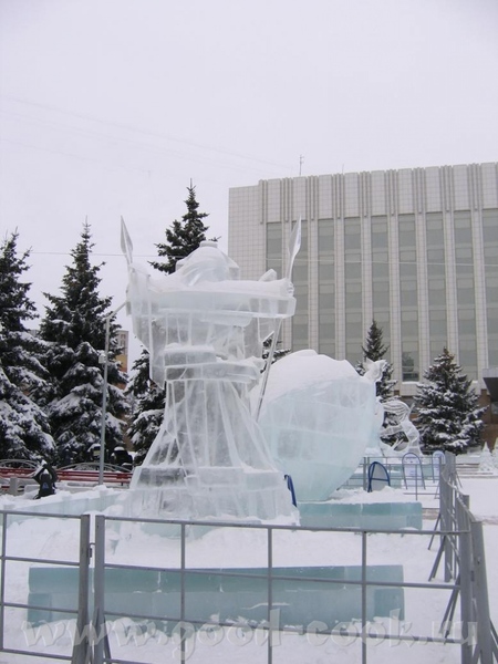 у нас это не конкурс, у нас это просто традиция - ежегодно делать ледяные городки, Сибирь, однако В... - 5