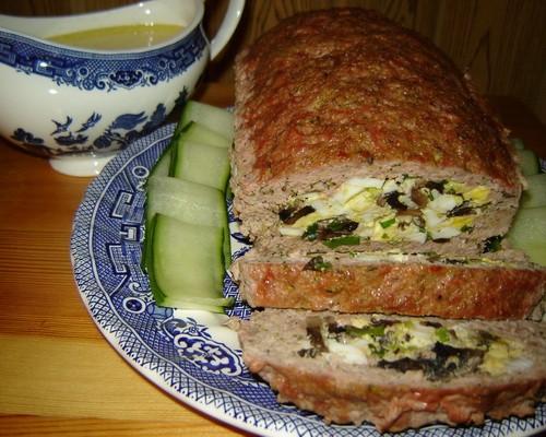 МЯСНАЯ БУХАНКА С НАЧИНКОЙ (*12 часов) 300 г свиного фарша 200 г говяжьего 1 цуккини среднего размер...