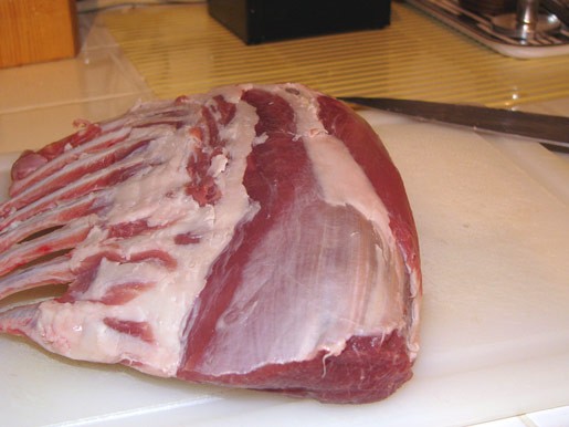 На горячее у нас будут бараньи ребрышки с молодыми овощами Rack of Lamb Бараньи котлетки на ребрышк... - 2