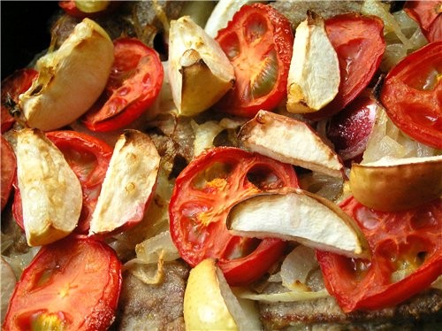 Еще одно блюдо из фруктов и мяса и тоже очень подходящее для осени, когда много еще свежих, сочных...