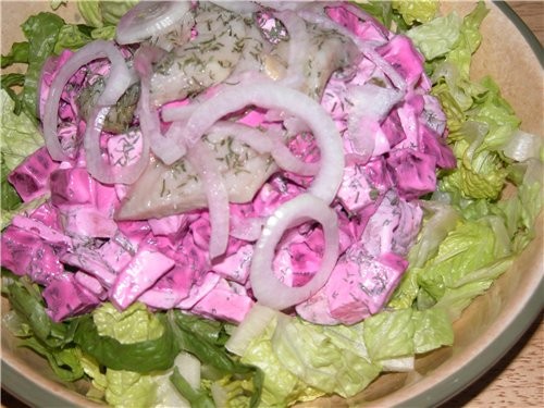 САЛАТ ИЗ СЕЛьДИ СО СВЁКЛОЙ