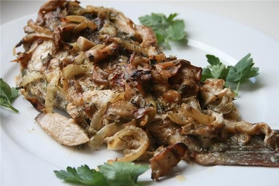 карп запеченный с грибами
