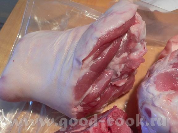 В субботу я затоварилась мясцом Вот мой улов: Рулька, кусок со спины с небольшой косточкой позвоноч... - 2