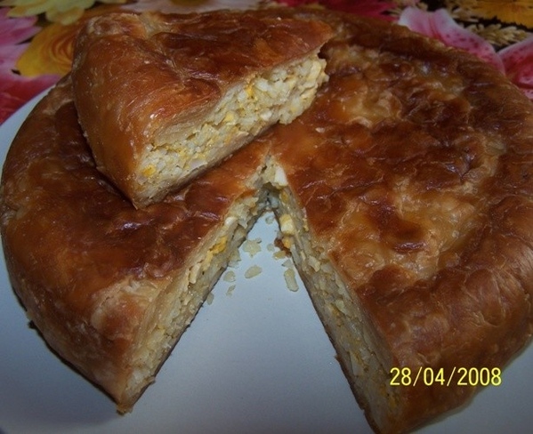 Пирог с рисом и яйцом
