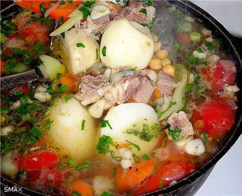 Состав: мясо, овощи, горох, зелень, специи