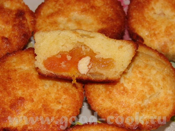 Светик, очередная спасиба за Творожные кексики Делала из массы с курагой, поэтому нафаршировала их...