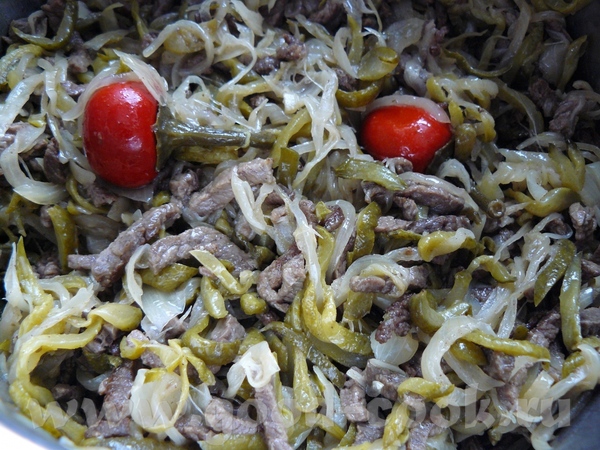 Салат "Шахтёрский" Лук солёные огурцы мясо (мягкое) свинина или говядина, без жира всего одинаковое...