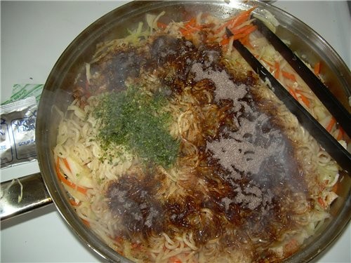нуи по Японски "YAKI SOBA" с куриной грудинкой и овощами - 5