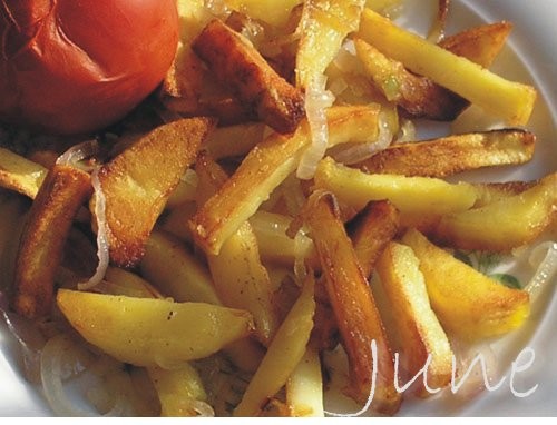 Жареный картофель(секрет не прилипания) Когда моя мама училась в институте и жила в общежитии, то в...