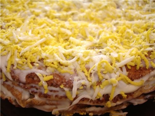 РАФАЭЛКИ БЛИНЧИКИ С МЯСОМ И ГРИБАМИ ПЕЧЕНОЧНЫЙ ТОРТИК САЛАТ ,, ПОДСОЛНУХ ,, САЛАТ ,, А- ЛЯ БЕРЕЗКА... - 3