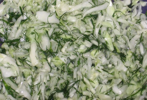Саму шварму я готовила из куриной грудинки, обжаренной в специальных специях для швармы