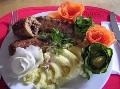Мясные рулетики с черносливом