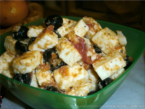 САЛАТ С АДЫГЕЙСКИМ СЫРОМ, ОЛИВКАМИ И ПЕЧЁНЫМИ ТОМАТАМИ