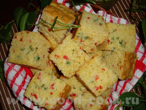 КУКУРУЗНЫЙ ХЛЕБ С ЗЕЛЕНЫМ ЛУКОМ И ПЕРЦЕМ ЧИЛИ 2/3 ст кукурузной муки 2 1/4 ст муки 1 ст л сахара 3...