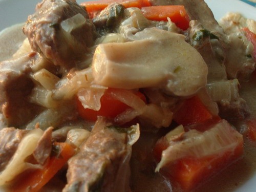 СУП С КУРИНЫМИ СЕРДЕЧКАМИ ПЕРЛОВКОЙ И ШАМПИНЬОНАМИ РАГУ ИЗ ГОВЯДИНЫ С ОВОЩАМИ (а на гарнир гречнева... - 2