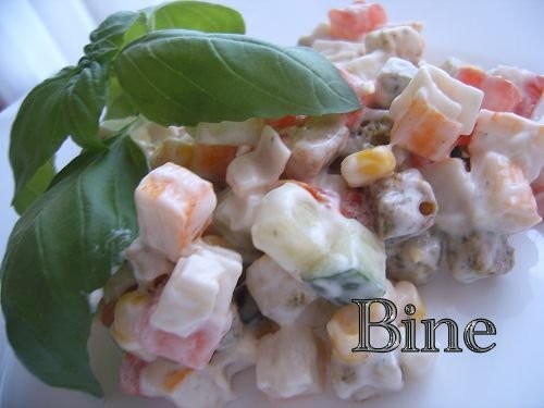 Этот салат очень красиво смотрится на столе,а также он очень лёгкий и вкусненький - 2