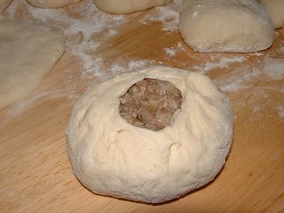 Если желаете закрытый беляши, то дырочку не оставляйте, залепите ее - 2