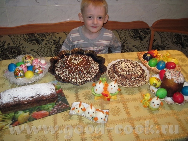Скатерть белая, свеча, аромат от кулича