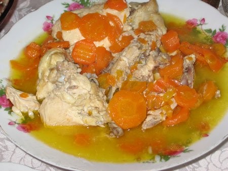 Курица с морковью