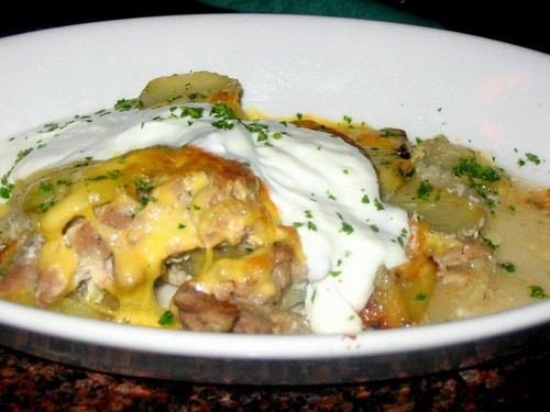 Мясо по-французски со сметаной Мясо отварное нарезанное соломкой, картофель отварной нарезанный кру...