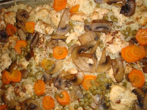 Куринное филе с овошами и рисом ,запеченое в духовке Recept---> Кубби посередине, слева и с права...