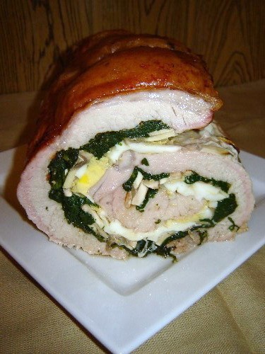 МЯСНОЙ РУЛЕТ (*12 ЧАСОВ) 1 кг свинины(филе) 450 г свежего шпината 5 больших шампиньонов 6 варёных я...
