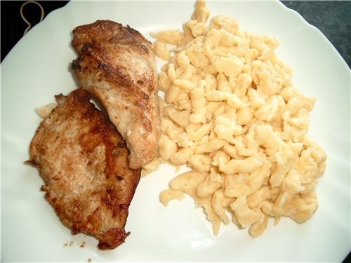 ШПЕТЦЛЕ С ЧЕРЕМШОЙ - Spдtzle mit Bдrlauch И простые Шпетцле, только яйца, мука и соль - 2
