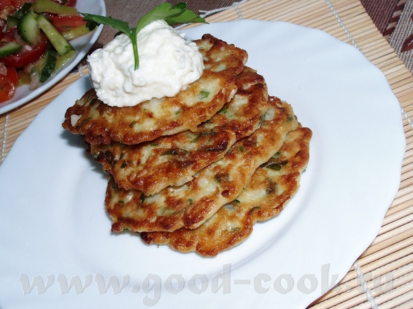 Баклажанная икра с тхиной и кедровыми орешками Куриное мясо под ореховым соусом Капустные оладьи - 3