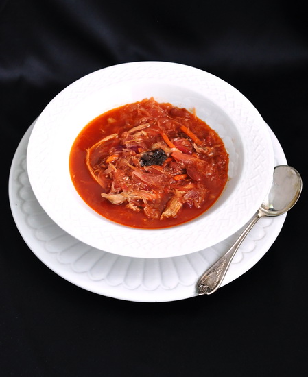 Борщ с фасолью и черносливом