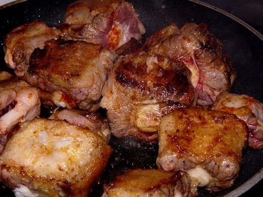 Хочу предложить рецепт мяса, которое несомненно понравится многим, особенно мужчинам