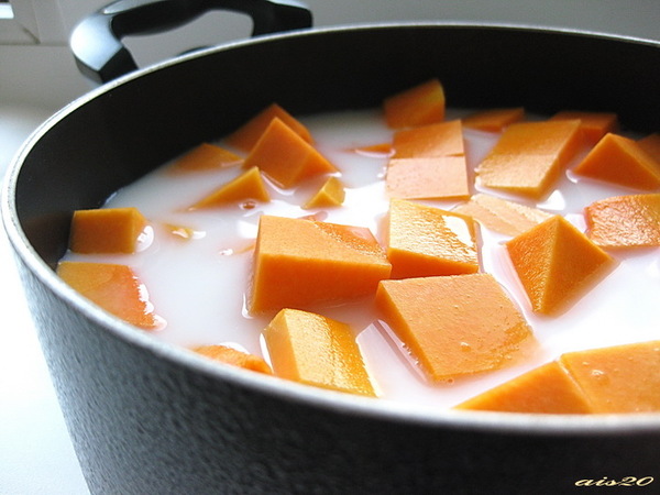 Тыквенная каша с ванилью и изюмом