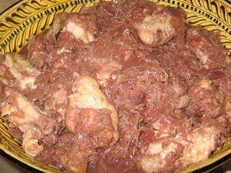 Курица тушенная с красной капустой Pollo al cavolo nero
