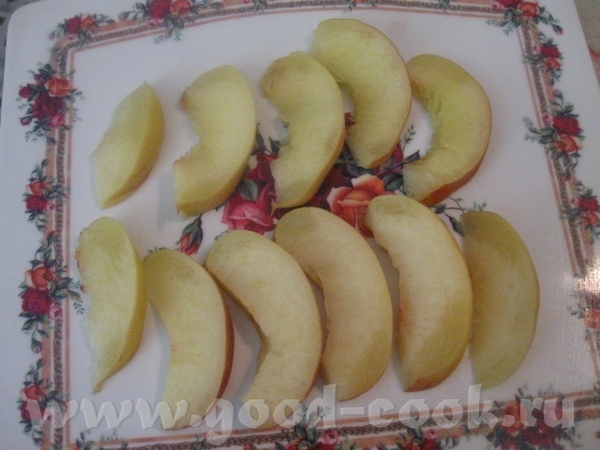 Пока мясо маринуется, измельчаем грецкие орехи - 4