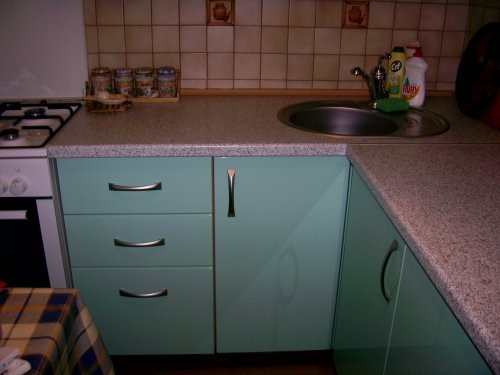 Продолжаю дальше Стол пока старый, а будет такой же по цвету как и столешница - 3