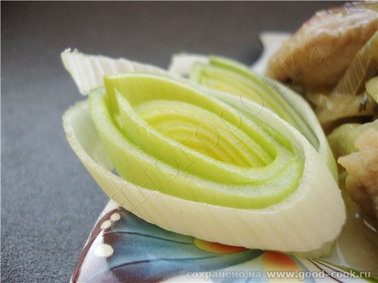 19/100 рецептов из курицы Курица с луком пореем кусочки курицы лук порей петрушка 2 зубчика чеснока... - 2