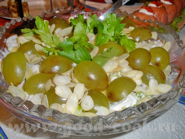 8 Девочки и Денис , какие новогодние столы у всех красивые и главное вкусные - 9