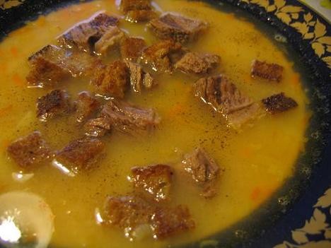А у нас вчера на обед был гороховый суп с копчёностями и греночками и "Закуска из баклажан" от Лаур...