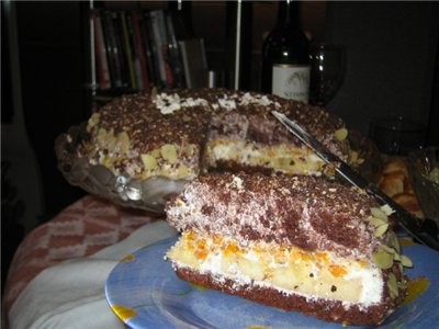 тортик, мою придуманный, назовём "шоколадный тортик с бананами, ореxами и курагой" - 2