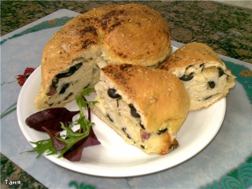 Хлебный кругляш с сыром и оливками - 2