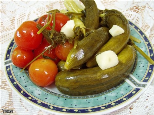 Маринованные овощи 800 г помидор шерри(или обычных) 800 г земляных огурцов листовой сельдерей по не... - 2