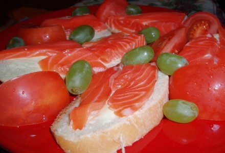 ...этот лосось в апельсинах засоленый...это ТАК вкусно...это..это...слов моих нет...Я нашу строгани...