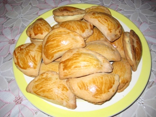 Я к вашим вкусняшкам свои приволокла Угощайтесь все - 4